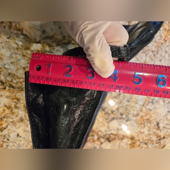 Kenneth Cole Hand Bag - Picture 15 of 16